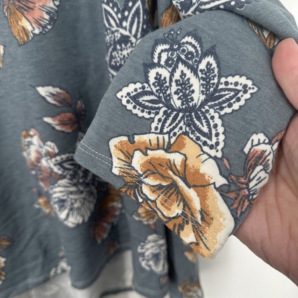 Bobeau Women's Floral Blouse‎ size 1X - Picture 4 of 6